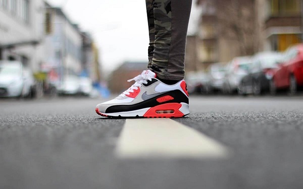 Giày Sneaker Nike Air Max 90 White Red